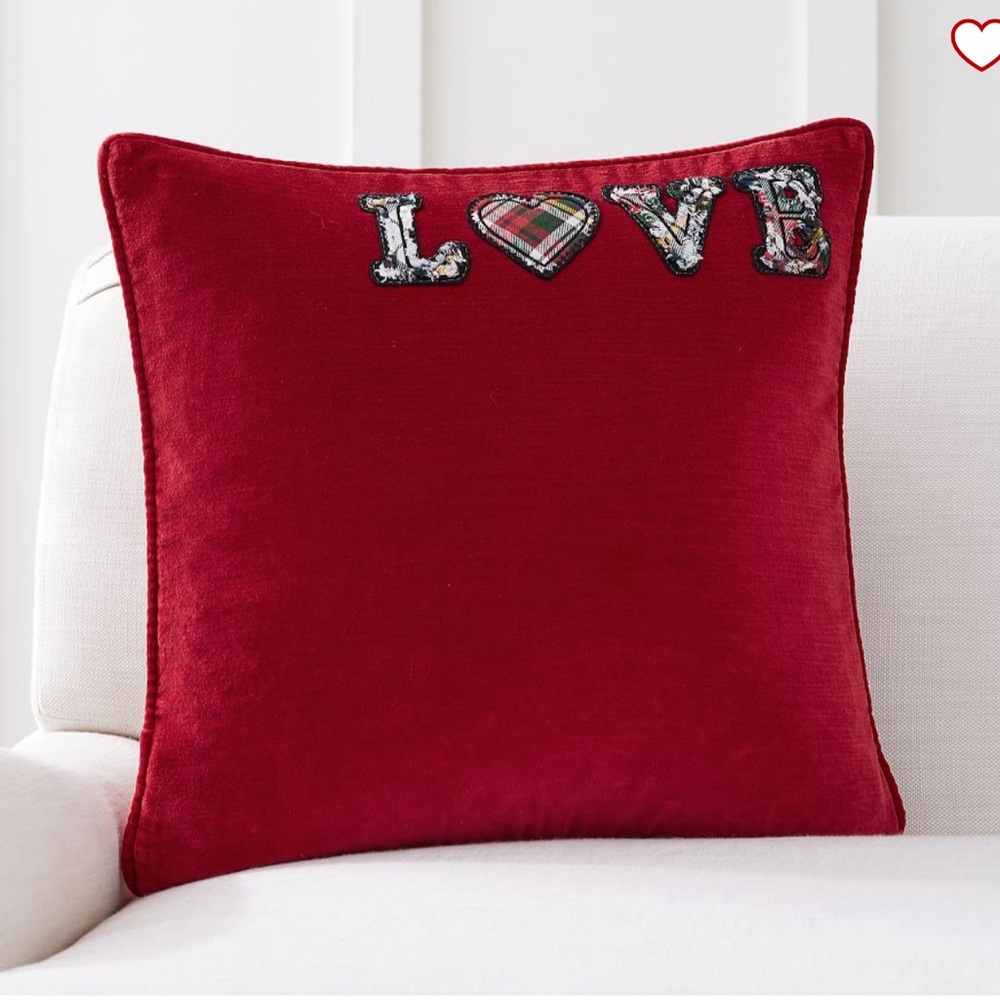 New Pottery Barn Holiday ‘Love’ Tartan Plaid Holiday Velvet Pillow Cover, 20”